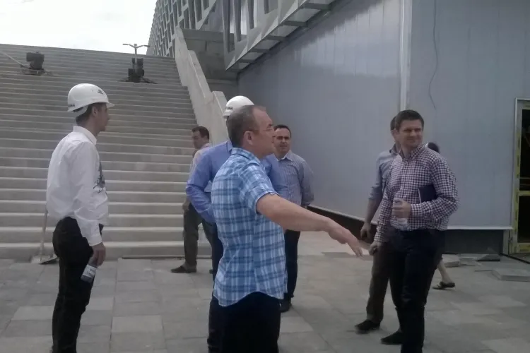 Sala Polivalentă va fi administrată de o societate comercială. Emil Boc: ”Suntem nevoiți să angajăm oameni care să se ocupe de sală”