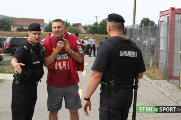 Suporter amendat pentru că purta tricou cu CFR Cluj la meciul dintre ”U” și Târgu Mureș