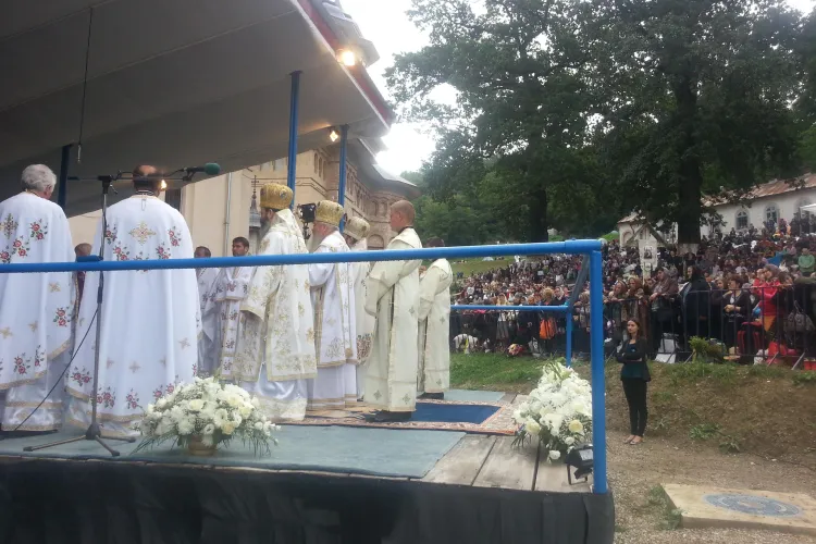 Predica Mitropolitului Clujului la Nicula! E împotriva avorturilor și pentru respectarea celor 10 porunci