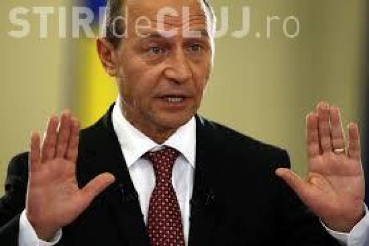 Băsescu i-a replicat lui Ponta care l-a provocat să spună ce cărți citește: I-am citit lucrarea de doctorat