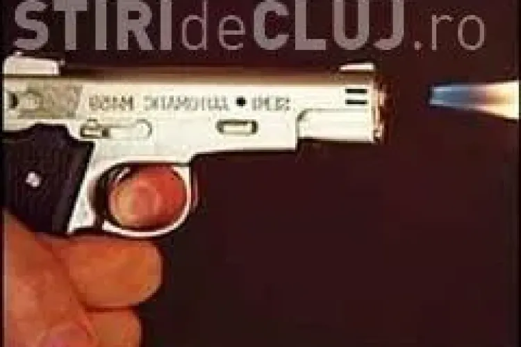 Clujeni cercetați după ce au scos pistoalele într-un bar de pe Piezișă. Unul era de ”jucărie”