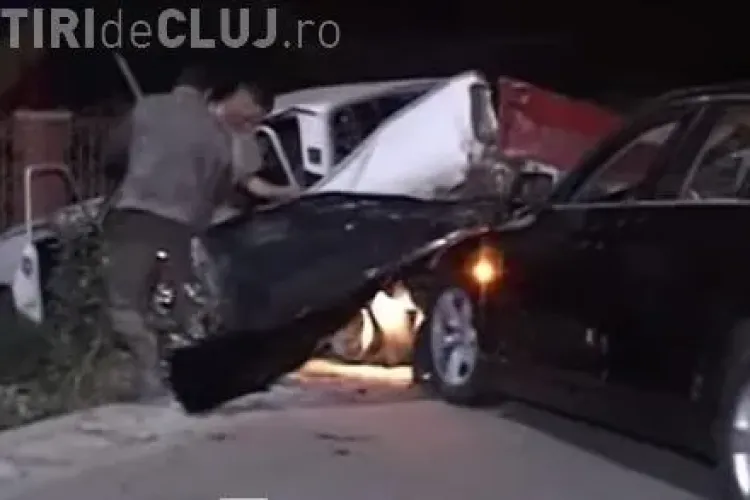 Accident rutier la Iclod. O Dacie a fost proiectată într-un gard de un BMW VIDEO