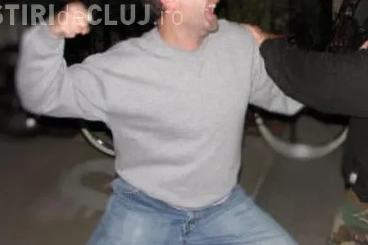 Bărbat din Zalău cercetat de polițiști după ce și-a bătut ”prietenul de pahar” în Florești