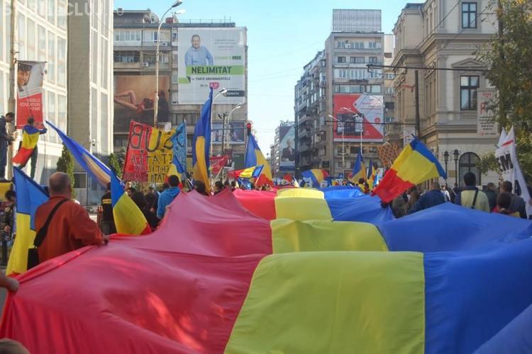 Tricolor de 150 de metri în Piața Unirii din Cluj-Napoca - FOTO