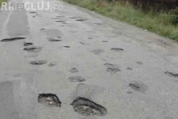 Au început lucrările de reabilitare a drumului de la Valea Ierii. Vezi în ce hal arată acum FOTO