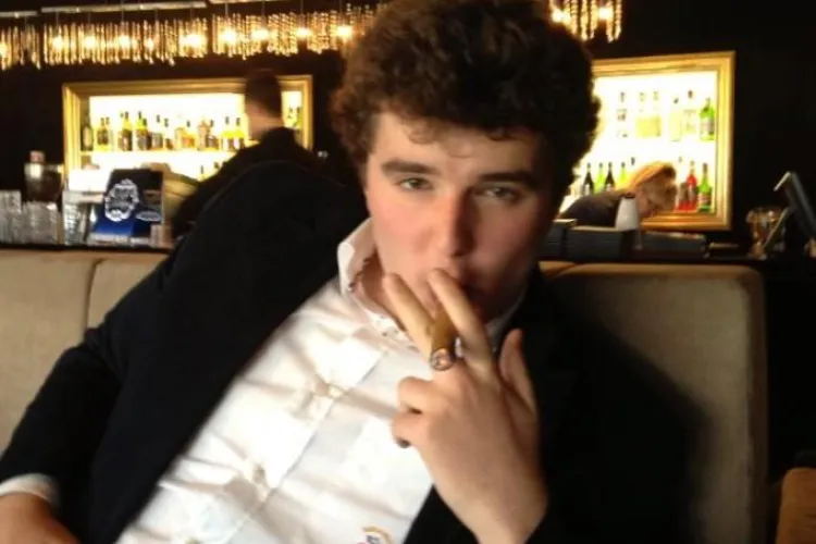 Fiul unui milionar, prins la BAC în timp ce copia! A mers cu un Ferrari la examen