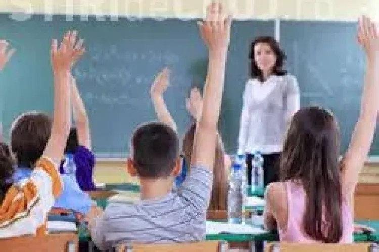 Anului şcolar 2014-2015: Când sunt cursuri și când au elevii vacanţă