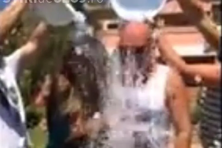 Paszkany și-a turnat gheață în cap, alături de iubita lui - VIDEO