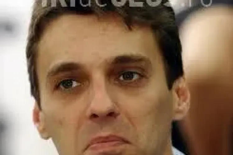 Mircea Badea atacă vedetele de la Antenă pentru că nu-l apără pe Voiculescu