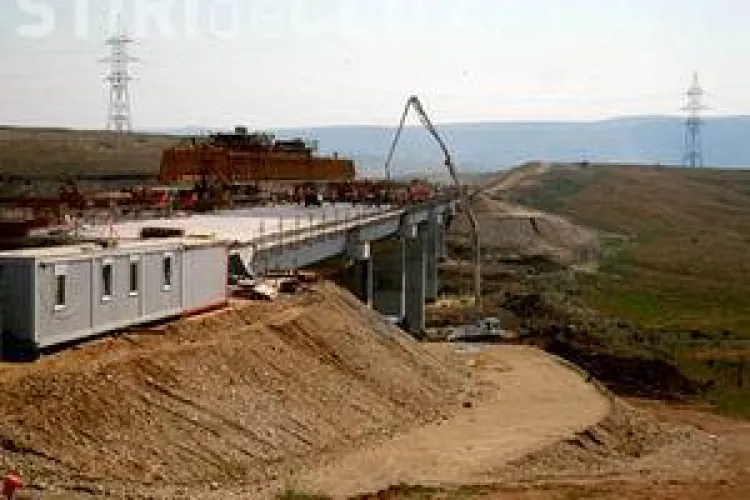 Autostrada Transilvania, pazita cu oameni platiti la negru. 50 de agenti lucrau fara carti de munca