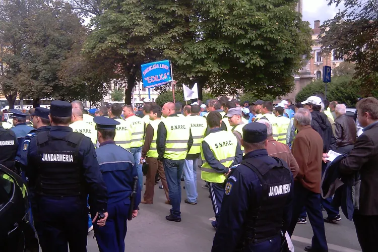 Politistii din Cluj sunt sicanati de sefi, care vor sa lase impresia ca protestul lor a fost un esec! Agentii sustin ca au dat amenzi mai putine