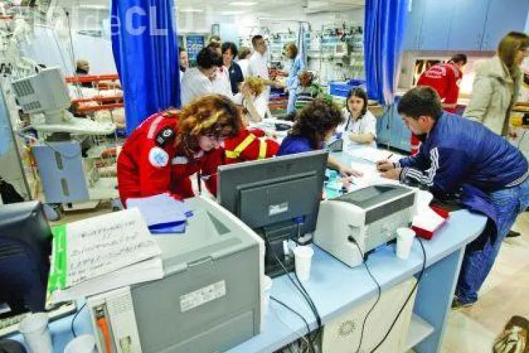 Sindicatul Sanitas Cluj da in judecata spitalele pentru ca au fost taiate salariile cu 25%