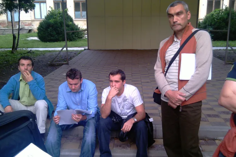 200 de clujeni vor sa dea in judecata OTP Bank pentru ca le majoreaza dobanzile discretionar. VEZI AICI cum iei legatura cu ei!