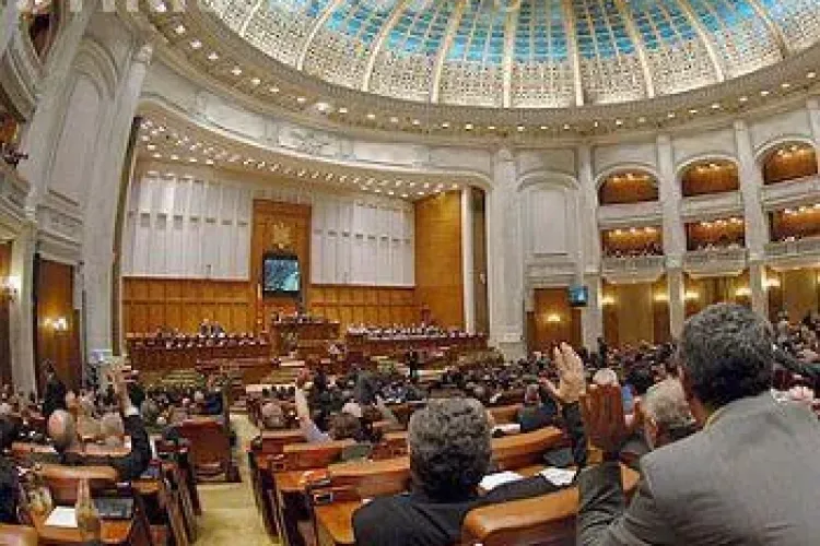 Salariile celor 10 deputati de Cluj ne-au costat in iunie 12.000 de euro. Stiri de Cluj a calculat cat ne costa parlamentarii! 