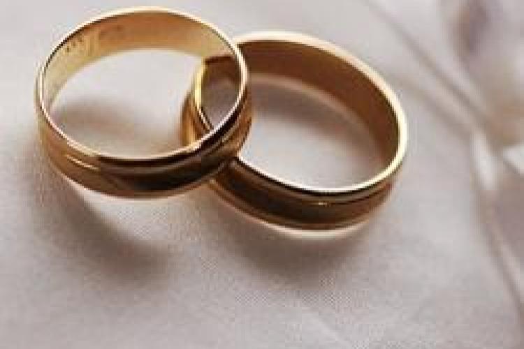 Banii pentru tinerii casatoriti se achita la Cluj, in perioada 9-10 septembrie