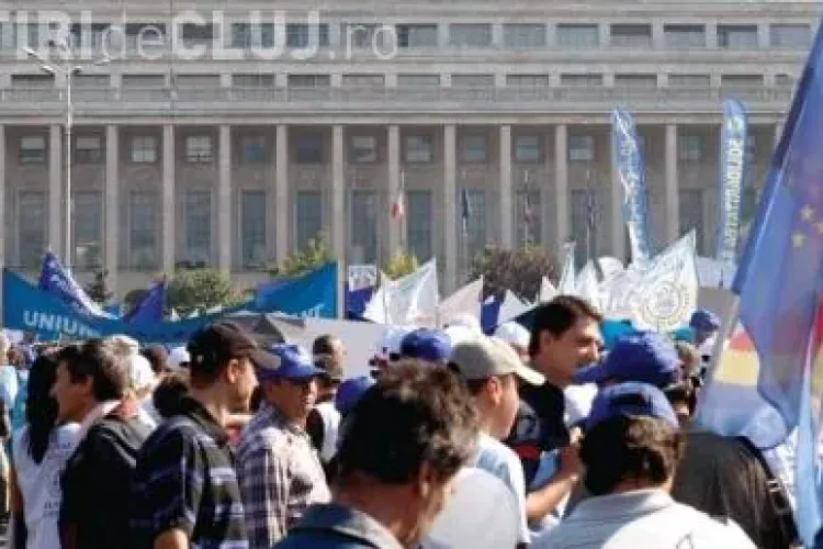 Sindicatele incep luni protestele. Negocierile cu premierul Emil Boc au esuat!