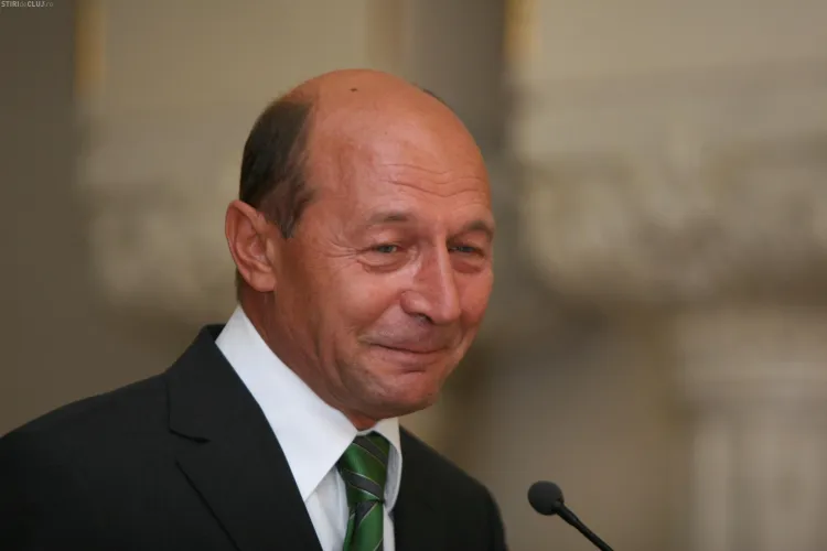 Basescu: In 2011 vom avea o crestere economica de 2%, dar trebuie sa luam 6 miliarde de euro imprumut