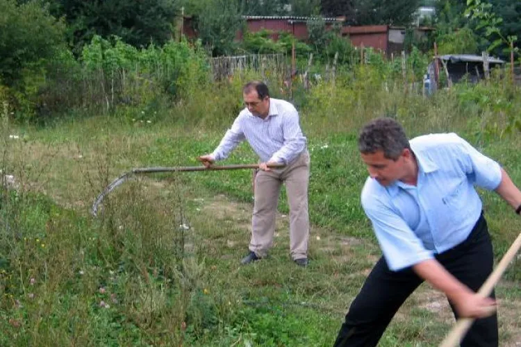 PDL -istii din Cluj au uitat de alegatorii de pe Hi5! Daniel Buda, Alin Tise si Sorin Apostu au mii de prieteni online! - Galerie FOTO