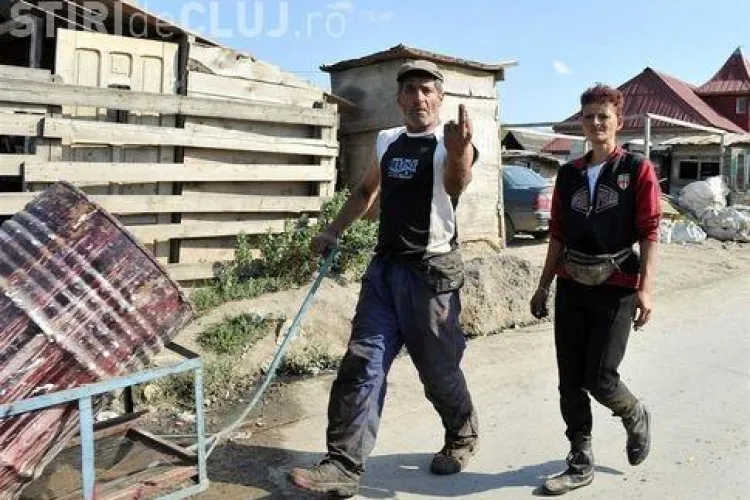 Jurnalistii de la Blick ne fac praf: Clujul prezentat ca o mahala din lumea a treia, cu caini morti pe strada, drogati, betivi si someri - FOTO