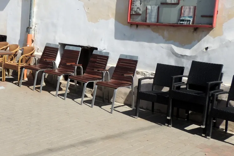 Hoți urmăriți în trafic de polițiști la Cluj. Furaseră obiecte de pe terase în valoare de peste 120.000 lei VIDEO