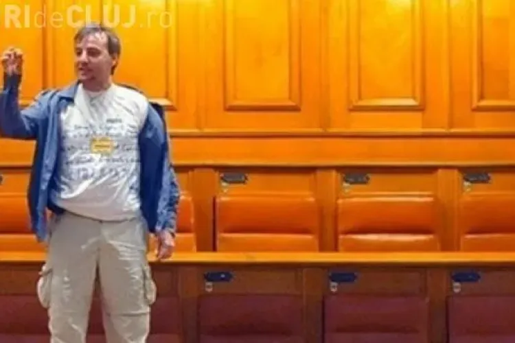 Adrian Sobaru a intrat cu maşina în gardul Guvernului. Poliția l-a reținut