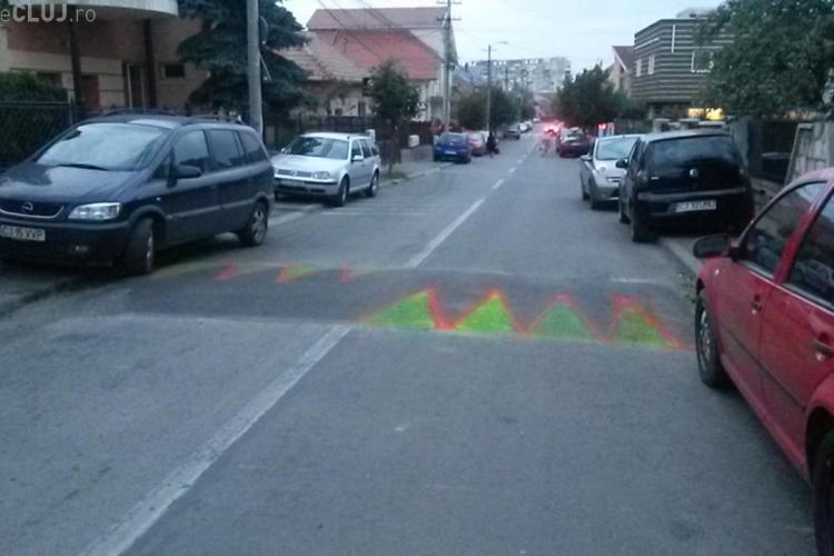 Clujenii din Gheorgheni au rezolvat singuri semnalizarea limitatoarelor de viteză - FOTO