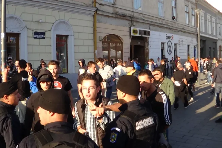 Ziaristul Ionel Lespuc, lovit în altercația suporterilor U Cluj și jandarmi - VIDEO
