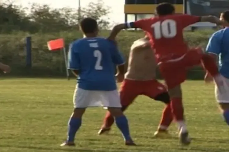 Bataie generală la un meci de fotbal din Cluj. Se lasă cu sancțiuni