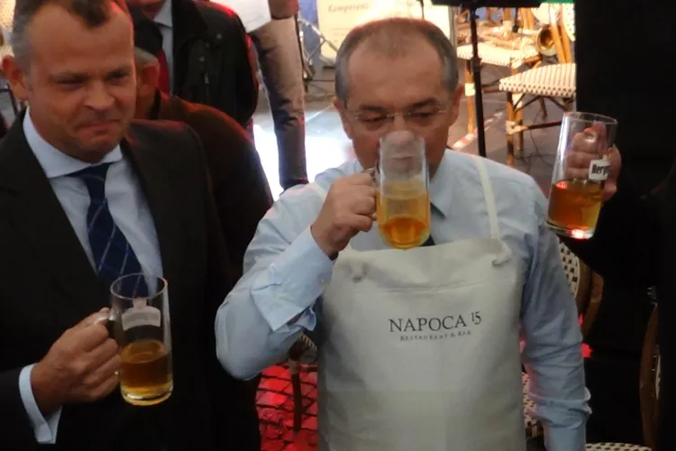 Boc a deschis fără emoții butoiul cu bere de la Festivalul de Toamnă al Economiei Germane - VIDEO