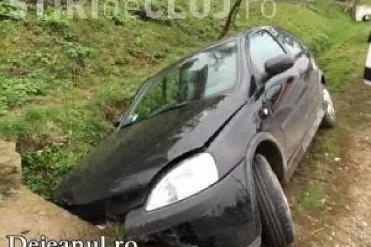 Accident cu trei victime la Sânmărghita! Au plecat, beți, să-și cumpere țigări, dar au ajuns la spital FOTO