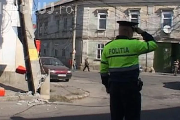 Mai multe străzi din Dej au rămas fără curent din cauza unui șofer de camion neatent VIDEO