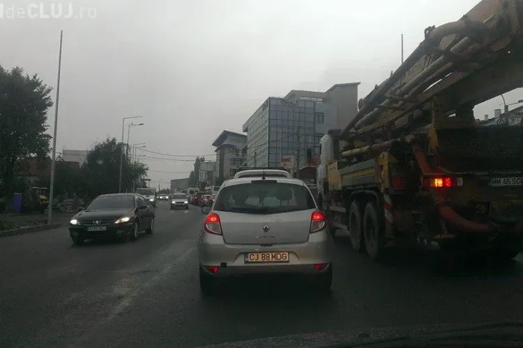 Pe Calea Turzii nu se circulă ”bine”. Traficul este bară la bară - FOTO