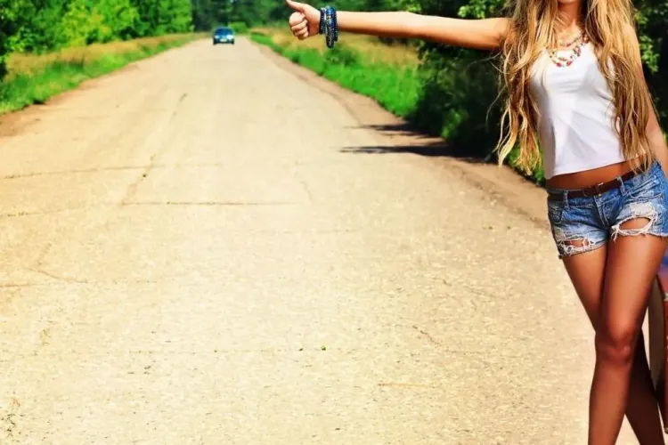 Dacă transporți autostopiști riști o amendă de 5.000 de lei