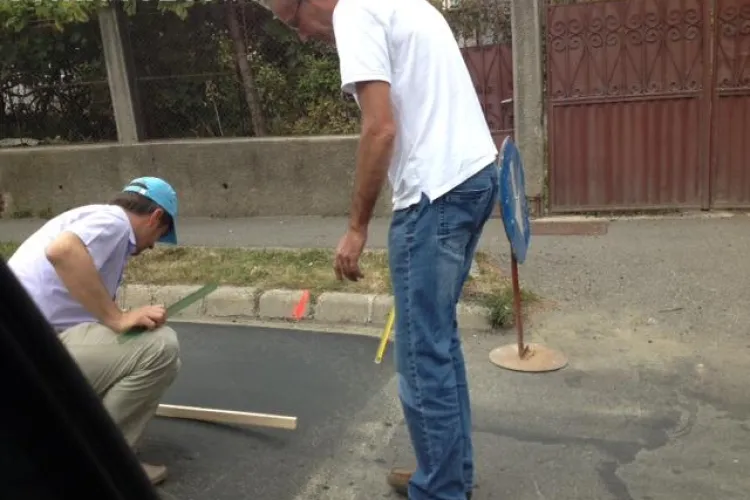 Te doare MINTEA! La Cluj prima dată toarnă pragul de sol și după aceea măsoară? - VIDEO