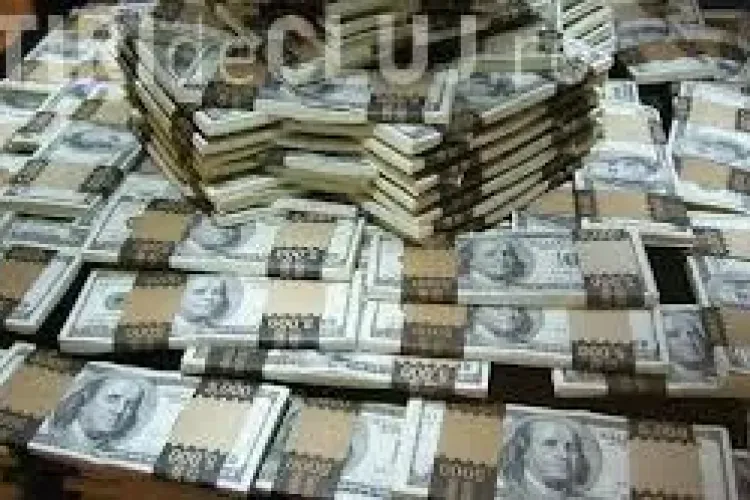 Miliardarii lumii țin munţi de bani în numerar. De ce se tem?