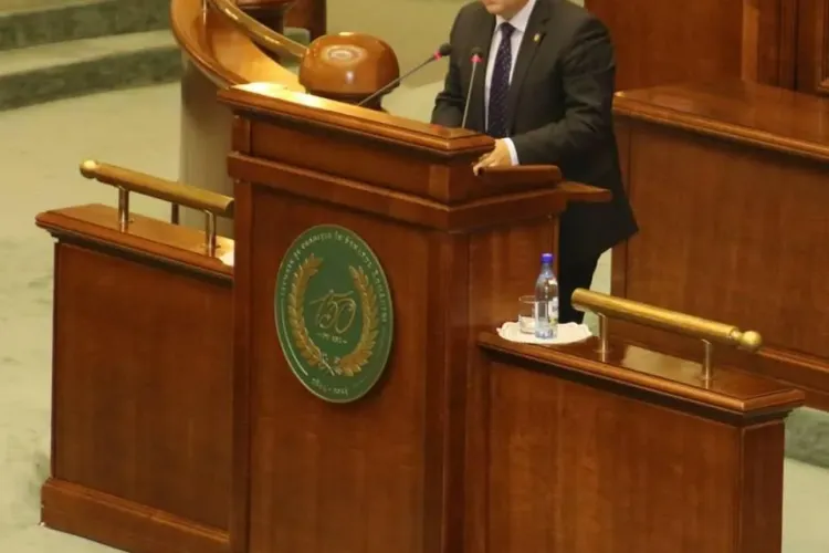 Tișe spune că blocul lui are 3 etaje și nu 12. Ce spune despre banii pentru investiție