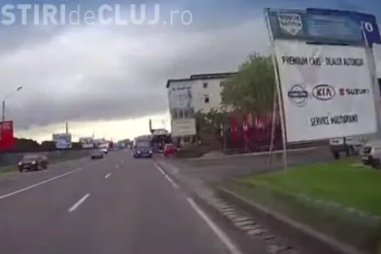 Cum se circulă pe contrasens la Cluj: ”Ar trebui sa primeasca diploma de retardatul saptamanii” VIDEO