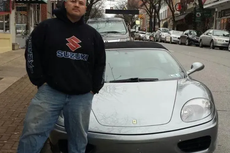 Din pușcăriaș a devenit milionar! Cum s-a îmbogățit un bărbat pe Facebook