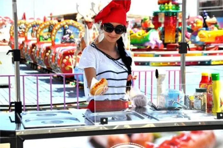 Cluj: A vrut să își deschidă o tonetă de Hot Dogs, nu ”țigăneală”, dar nu a fost lăsat - FOTO