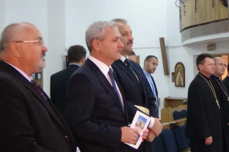 Liviu Dragnea a venit în vizită la catedrala din Piața Cipariu. S-a rugat și a urcat până în vârful construcției VIDEO