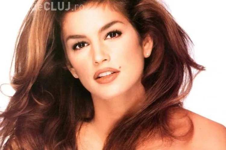 Cum arată Cindy Crawford la 48 de ani - FOTO
