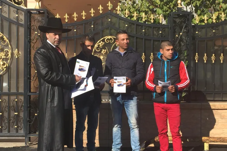 Romii au un ghid pentru a ști cum să voteze - FOTO