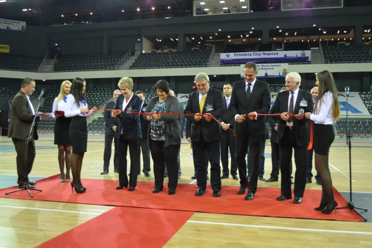 Sala Polivalentă din Cluj, inaugurată de MARILE nume ale sportului clujean, nu de politicieni - FOTO