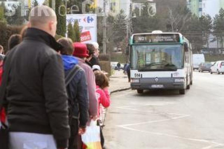 Mănășturenii nu mai suportă aglomerația din autobuze: Totul e de când CTP a preluat și călătorii din Florești