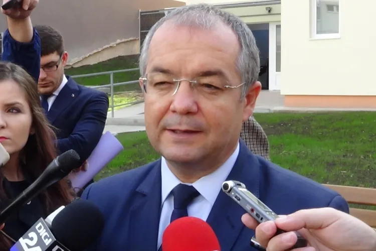 Boc speră ca cineva să conteste fuziunea PNL-PDL: Nu e pe placul multora