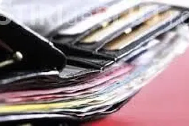 Cluj - Portofel cu 8.400 euro uitat pe un scaun la o instituție publică! L-a găsit un bătrân care l-a PALMAT