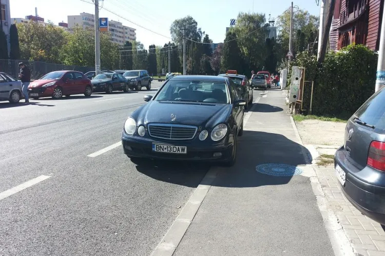Pista de bicicliști de pe Donath este ocupată zilnic de mașini - FOTO