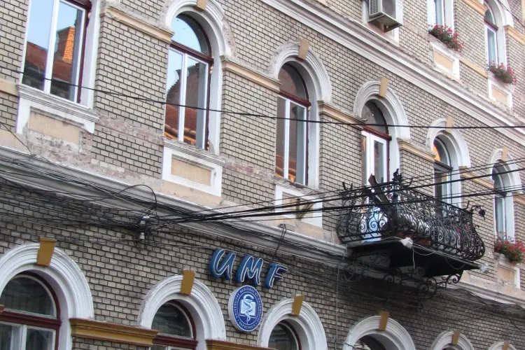 Monitorizare EBOLA la UMF Cluj! Doi studenți au fost investigați, iar unul e de negăsit