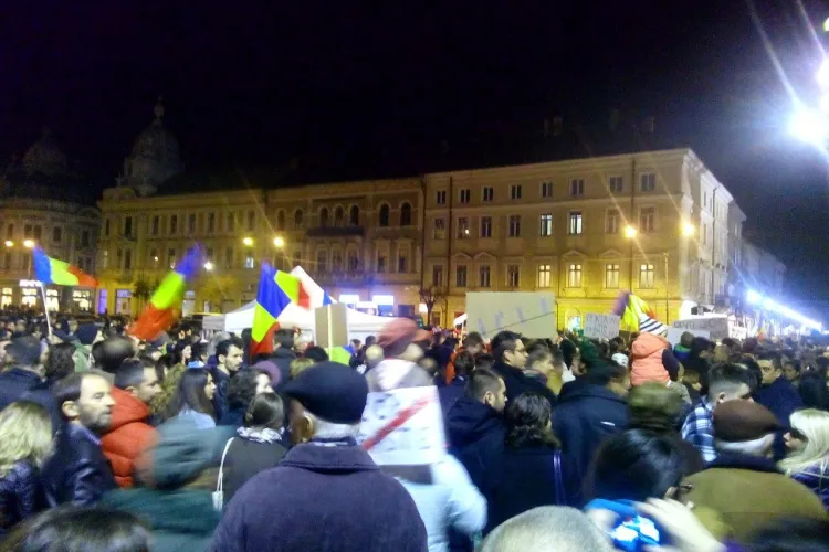 Protest ANTI Ponta la Cluj! Sunt 10.000 de clujeni în stradă - VIDEO și FOTO
