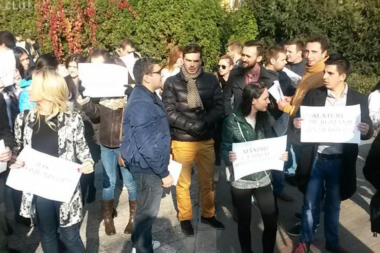 Un nou protest la Prefectura Cluj! Peste 50 de tineri de la ACL au ieșit în stradă FOTO-VIDEO